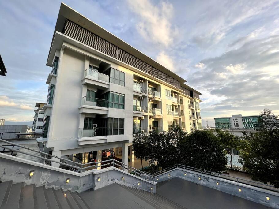 Luxury The Loft Comfort & Convenient Homestay 4 Кота Кинабалу Екстериор снимка